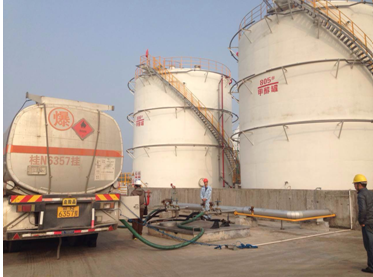 香蕉视频破解版污甲醇卸车泵正在安全作业