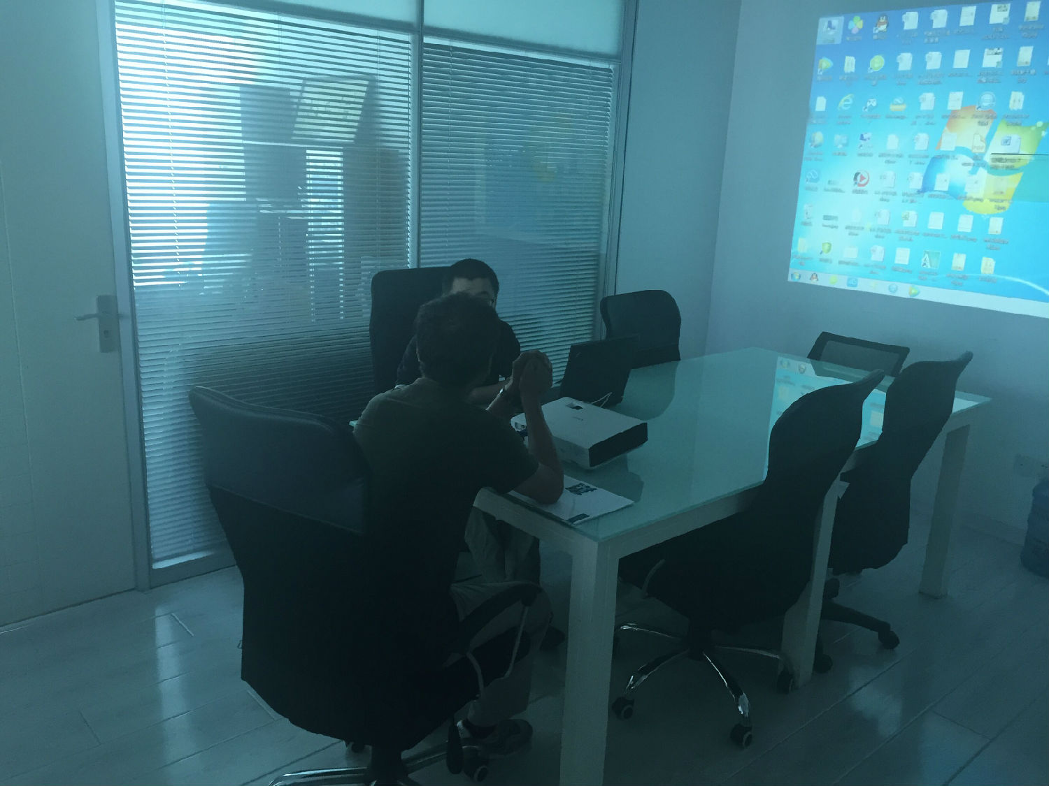 香蕉视频破解版污公司销售经理讲解香蕉短视频看黄网站 香蕉视频破解版污公司销售经理讲解香蕉短视频看黄网站