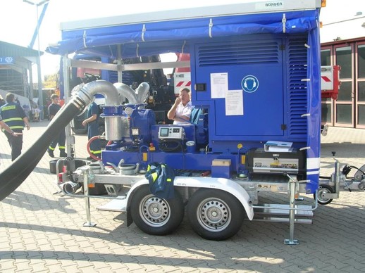 拖车式移动泵系统 拖车式移动泵系统